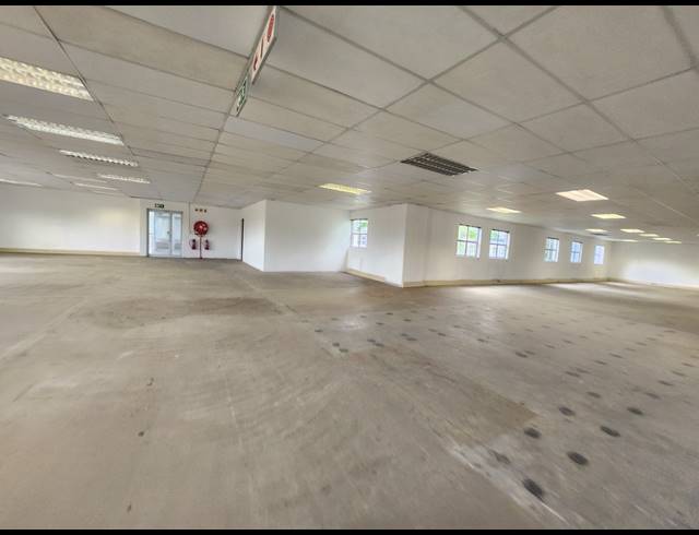 612M² OFFICE TO LET IN HALFWAY GARDENS